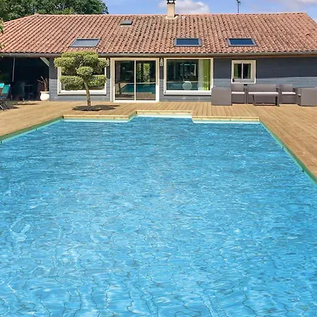 Tatil Evi Cozy Home In Saint-Yaguen *